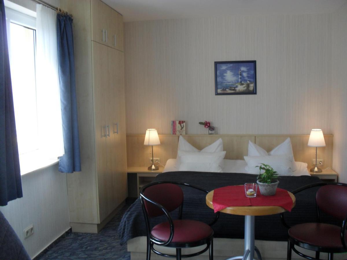Hotel-Pension Zur Mole Wiek auf Rügen Eksteriør bilde