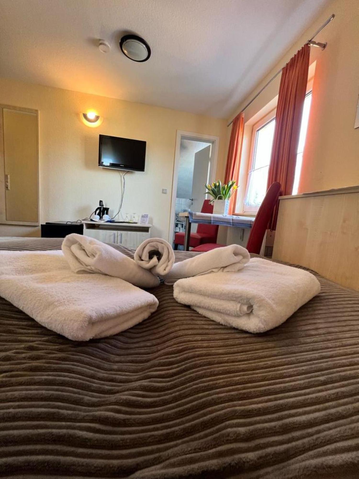 Hotel-Pension Zur Mole Wiek auf Rügen Eksteriør bilde